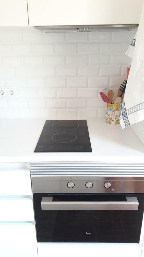 リスボンModern Cosy Flat With Terrace In Campo De Ourique.アパートメント エクステリア 写真