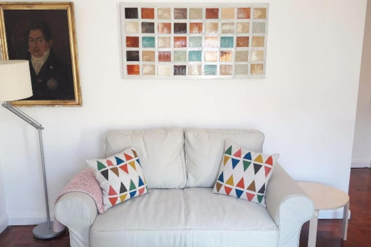 リスボンModern Cosy Flat With Terrace In Campo De Ourique.アパートメント エクステリア 写真